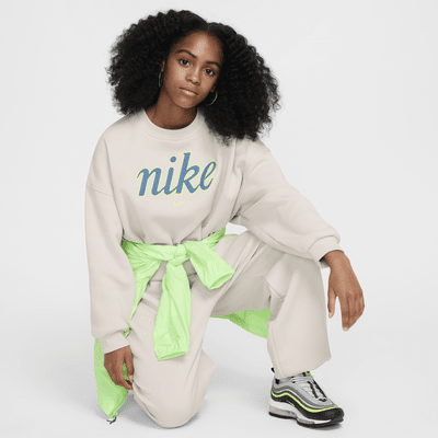 Nike Sportswear Club Fleece Girls' Boxy Crew-Neck Sweatshirt