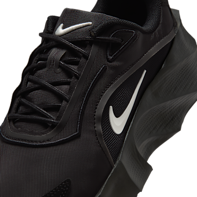 Nike Aura Edge Women's Shoes