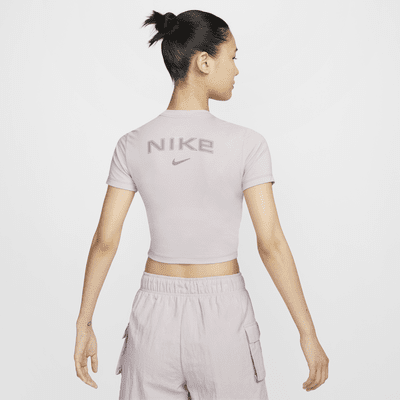 Nike Sportswear 女款合身短版 T 恤