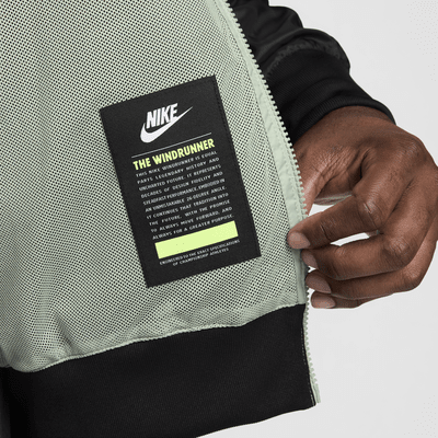 Chamarra con gorro para hombre Nike Sportswear Windrunner