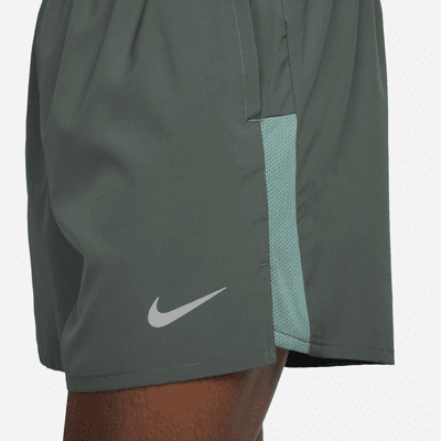 Nike Challenger Dri-FIT hardloopshorts met binnenbroek voor heren (13 cm)