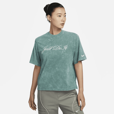 Nike Sportswear 女款 T 恤