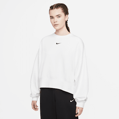 nike cap on head