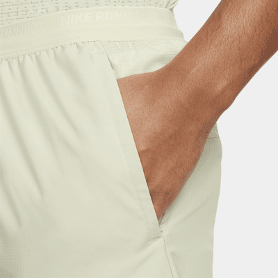 Shorts de correr Dri-FIT de 18 cm con forro de ropa interior para hombre Nike Stride