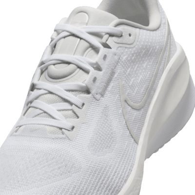 Tenis de correr en carretera para hombre (extraancho) Nike Vomero 17