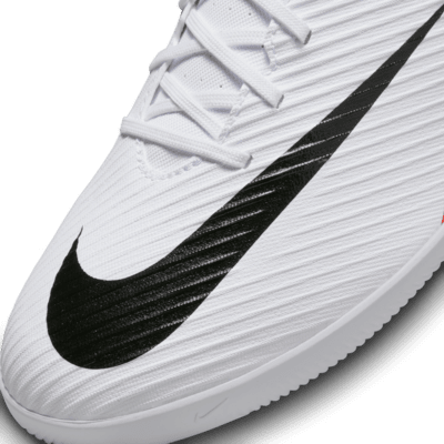 Nike Mercurial Vapor 15 Club Indoor/Court Low-Top Soccer Shoes