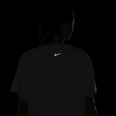 Playera de manga corta Dri-FIT para mujer Nike One Relaxed