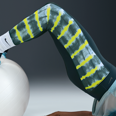 เลกกิ้งพิมพ์ลาย Dri-FIT Nike Women's Artist Collection