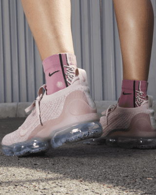 womens pink nike vapormax