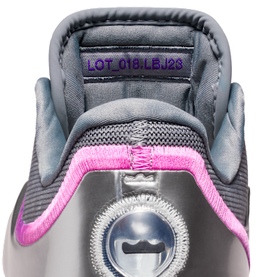 Tenis de básquetbol LeBron XXIII "Bubble Boy"