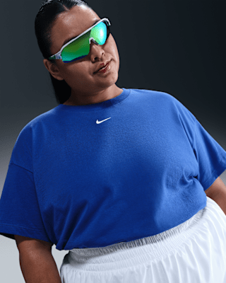 Женская футболка Nike Sportswear Essential (Plus Size)