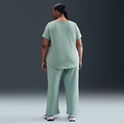 Nike Sportswear Club Essentials Women's T-Shirt (Plus Size)
