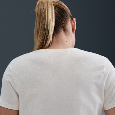 Nike Sportswear Club Essentials Women's T-Shirt