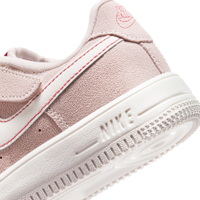 Nike Force 1 Low LV8 EasyOn sko til små barn