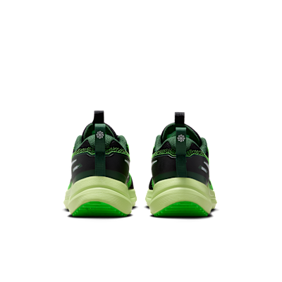 Nike Cosmic Runner Big Kids' Road Running Shoes