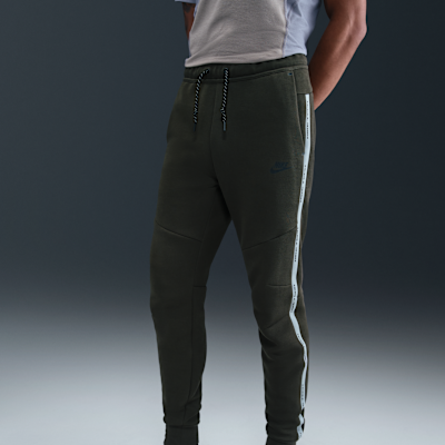 Joggers de tejido Fleece con detalles reflejantes para hombre Nike Tech