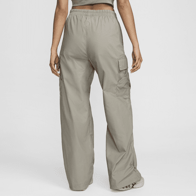 Pants cargo de tiro medio para mujer Nike Sportswear Everything Wovens