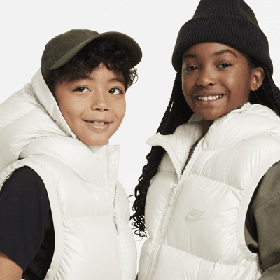 Nike Sportswear Heavyweight Synthetic Fill EasyOn Big Kids' Therma-FIT Repel Loose Hooded Vest. Nike.com
