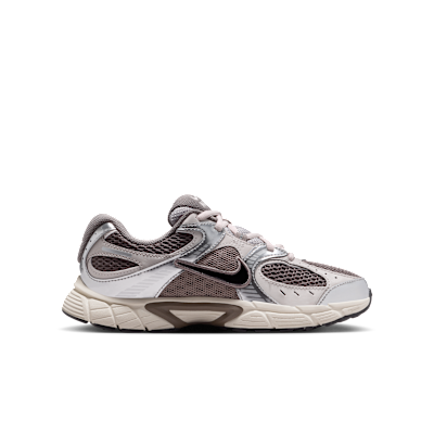 Tenis para niños grandes Nike V5 RNR