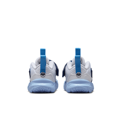 Nike Team Hustle D 12 Tenis para bebé e infantil