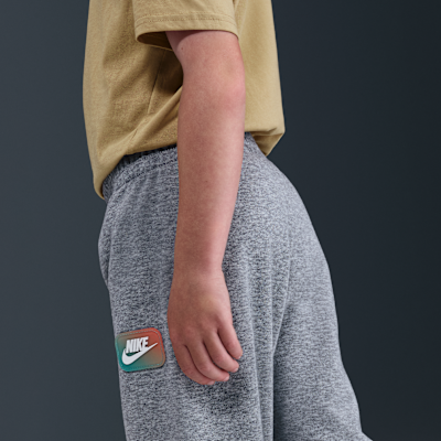 Nike Sportswear Conjunto de dos piezas Reveal con pantalón de tejido French terry - Niño/a pequeño/a