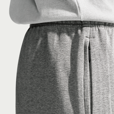 Nike Standard Issue Men's Therma-FIT 14" Fleece Basketball Shorts