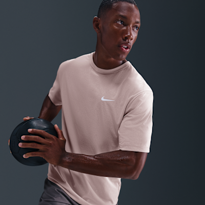 Nike Hyverse Men's Dri-FIT UV Short-sleeve Versatile Top