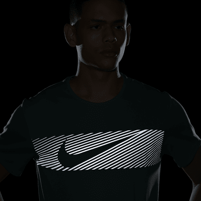 Playera de correr de manga corta Dri-FIT UV para hombre Nike Miler Flash