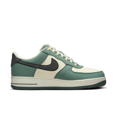 Tenis para hombre Nike Air Force 1 '07 LV8