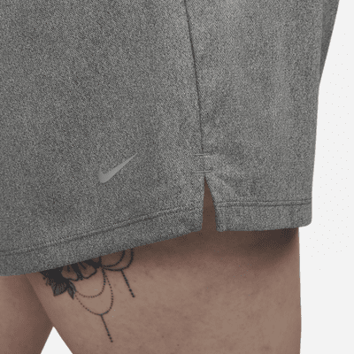 Shorts sin forro de 13 cm de tiro medio para mujer (talla grande) Nike Dri-FIT Attack