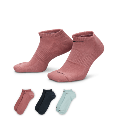 Calcetines de entrenamiento ocultos, con
amortiguación, Nike Everyday Plus (3
pares)