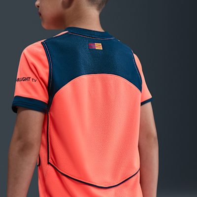 FC Barcelona 2025/26 Stadyum Üçüncü Nike Dri-FIT Total 90 3 Parça Küçük Çocuk Futbol Forması