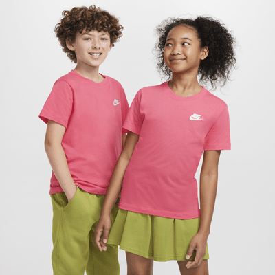 Playera para niños talla grande Nike Sportswear