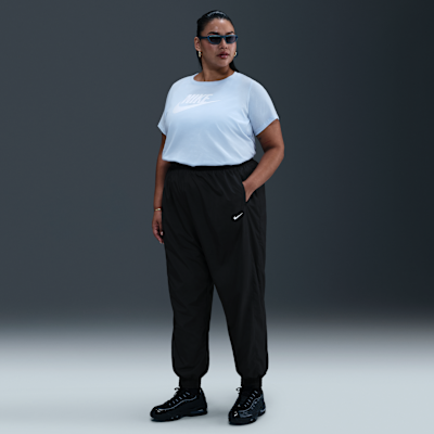 Playera con logotipo talla grande para mujer Nike Sportswear Essentials