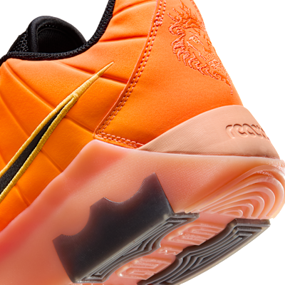 Scarpa da basket LeBron Witness 9