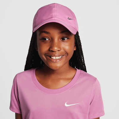 Nike Dri-FIT Club unstrukturierte Metall-Swoosh-Cap für Kinder