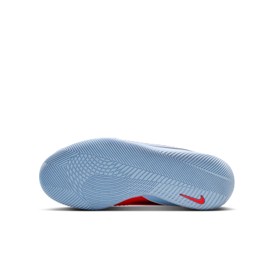 Nike Jr. Phantom 6 Low Club Big Kids' Indoor/Court Soccer Shoes