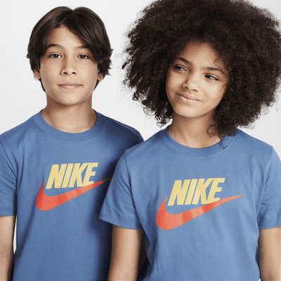 Playera para niños talla grande Nike Sportswear