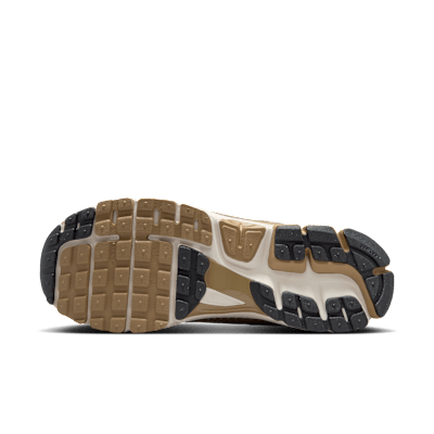 Nike Zoom Vomero 5 Men's Shoes