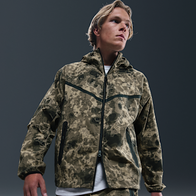 Nike Tech Men's Dri-FIT Woven Camo Windrunner Oversized Jacket