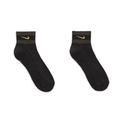 Nike Everyday Essentials Metallic Ankle Socks (1 Pair). Nike IE