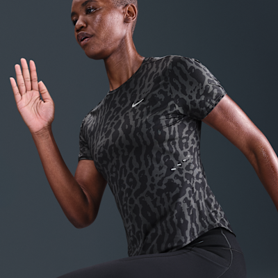Haut de running à manches courtes Dri-FIT Nike Swift pour femme