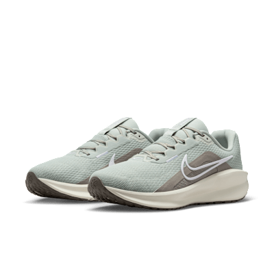 Tenis de correr en pavimento para hombre Nike Downshifter 13