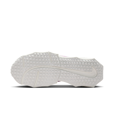 Nike Aura Edge Women's Shoes