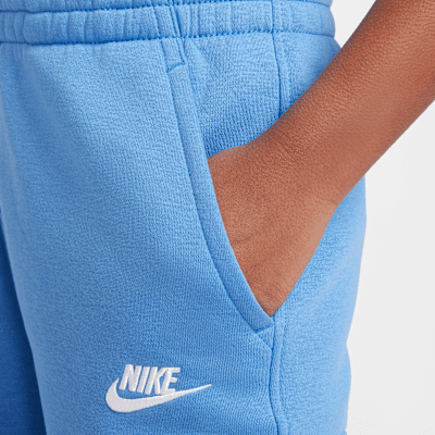 Pants cargo para niños talla grande Nike Sportswear Club Fleece