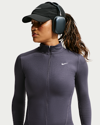 Nike One entallada