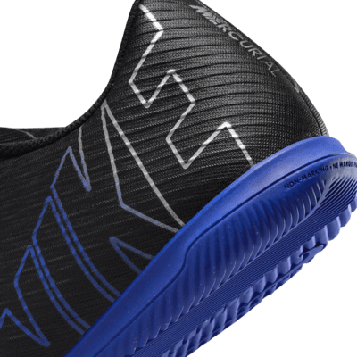 Tacos de fútbol para cancha cubierta de corte low Nike Mercurial Vapor 15 Club