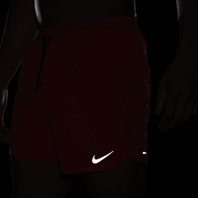 Short de running avec sous-short intégré Dri-FIT Nike Stride 13 cm pour homme