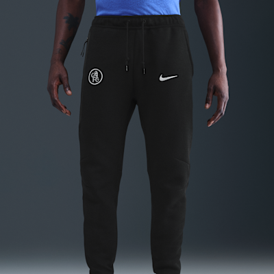 Chelsea FC Tech Men's Nike Total 90 Soccer Fleece Joggers