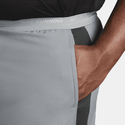 Shorts de running híbridos Dri-FIT de 12.5 cm para hombre Nike Stride